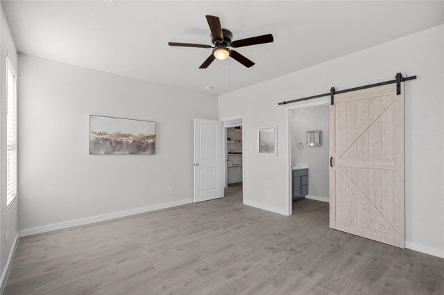 1110 Greywood Drive, Van Alstyne, TX 75495