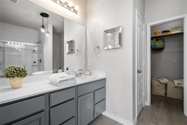 1110 Greywood Drive, Van Alstyne, TX 75495