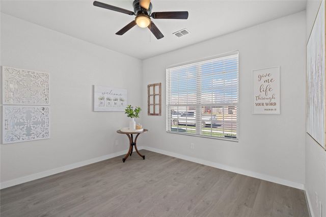 1110 Greywood Drive, Van Alstyne, TX 75495