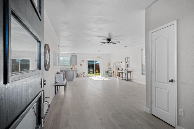 1110 Greywood Drive, Van Alstyne, TX 75495