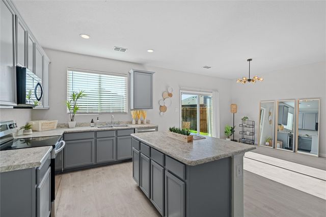 1110 Greywood Drive, Van Alstyne, TX 75495