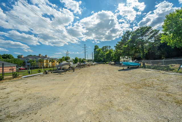 2127 Chatelain Way, Mount Pleasant, SC 29464