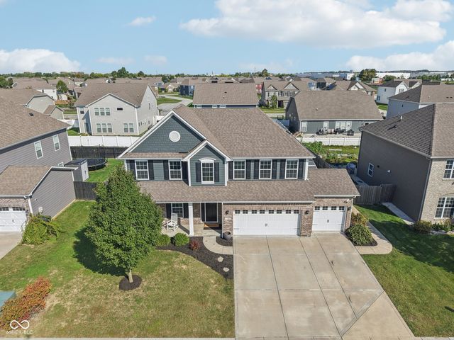 1340 Fieldcrest Lane, Greenwood, IN 46143