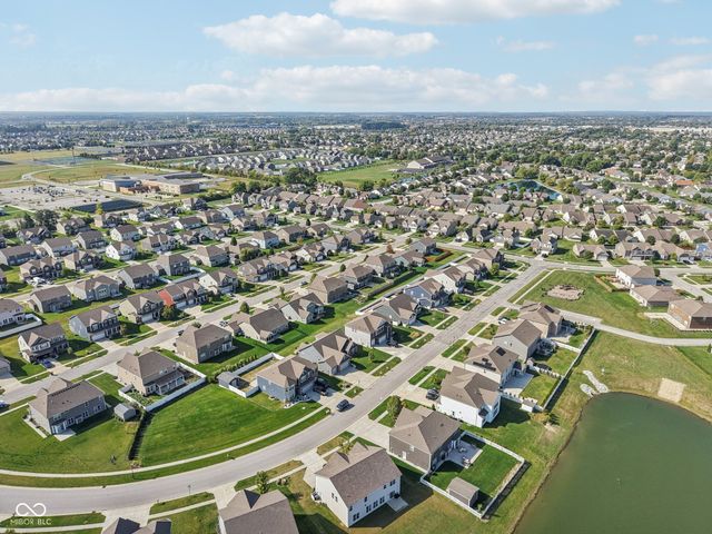1340 Fieldcrest Lane, Greenwood, IN 46143