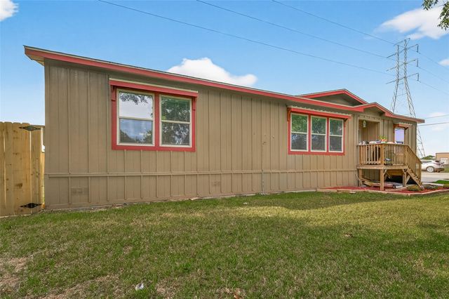 1401 Newman Street, Alvin, TX 77511