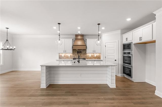 1038 Red Oak Lane, Loganville, GA 30052