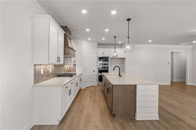 1038 Red Oak Lane, Loganville, GA 30052