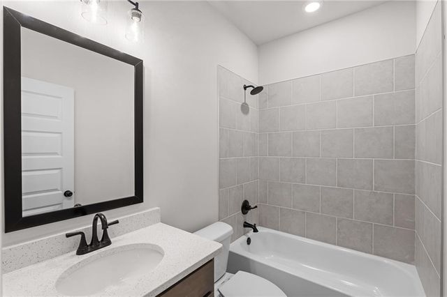 1038 Red Oak Lane, Loganville, GA 30052