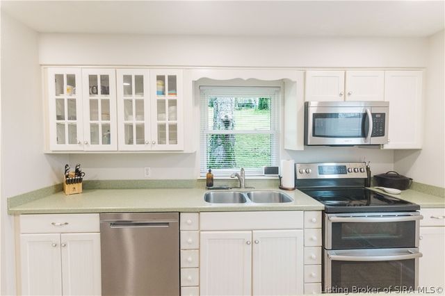 2420 Stover Drive, New Albany, IN 47150