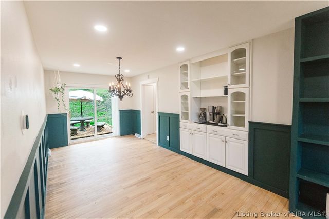 2420 Stover Drive, New Albany, IN 47150