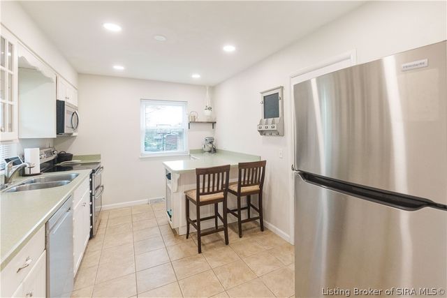 2420 Stover Drive, New Albany, IN 47150