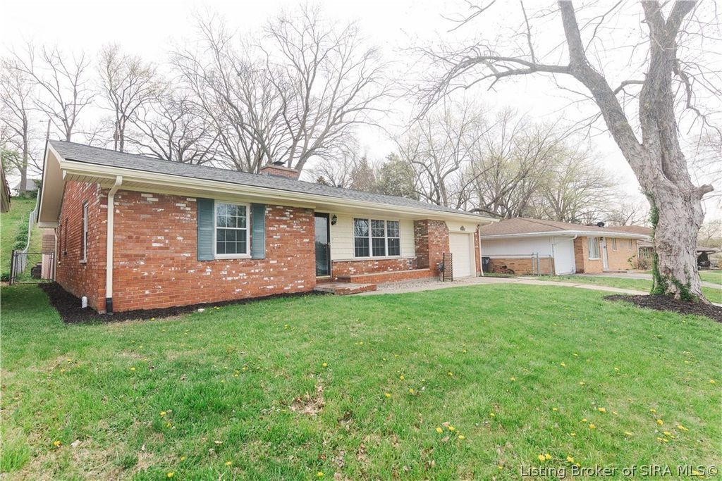 2420 Stover Drive, New Albany, IN 47150