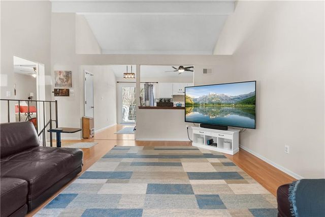 4027 Hedges Avenue, Kansas City, MO 64133