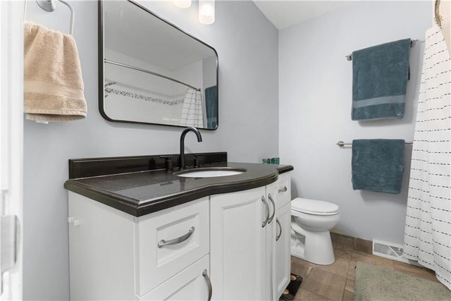 4027 Hedges Avenue, Kansas City, MO 64133