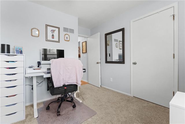 4027 Hedges Avenue, Kansas City, MO 64133