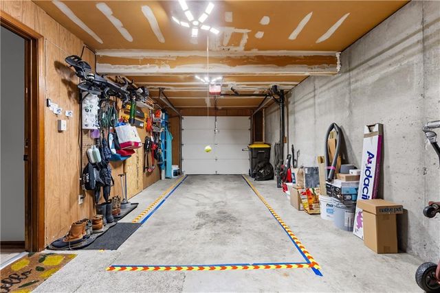 4027 Hedges Avenue, Kansas City, MO 64133