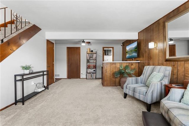 4027 Hedges Avenue, Kansas City, MO 64133