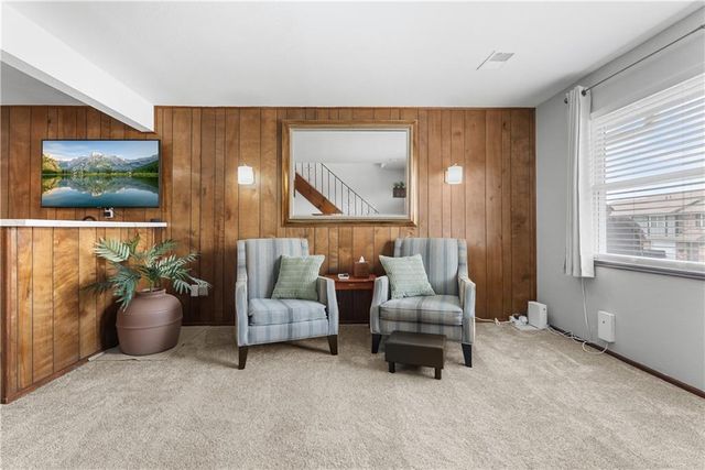 4027 Hedges Avenue, Kansas City, MO 64133