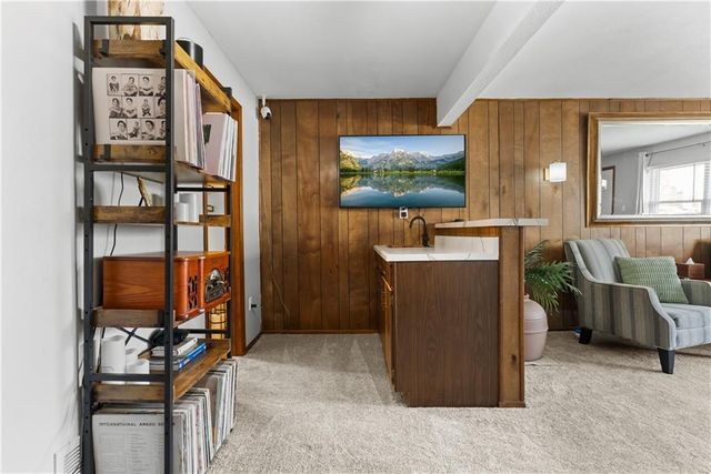 4027 Hedges Avenue, Kansas City, MO 64133