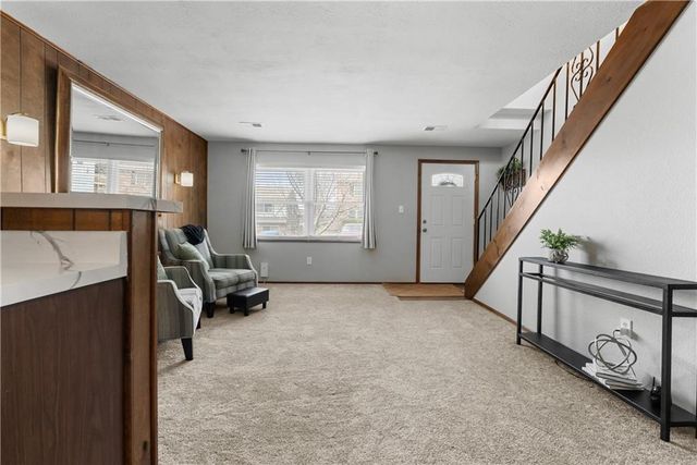 4027 Hedges Avenue, Kansas City, MO 64133