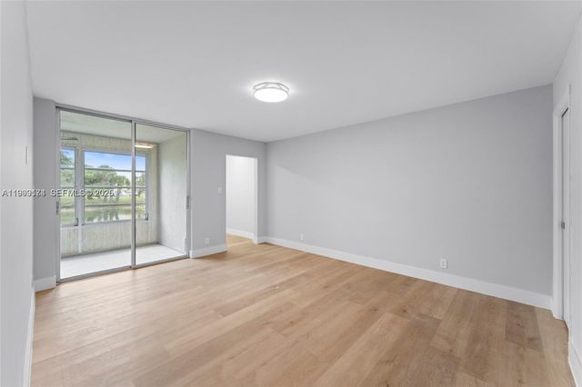 3141 NW 47th Ter 121, Lauderdale Lakes, FL 33319