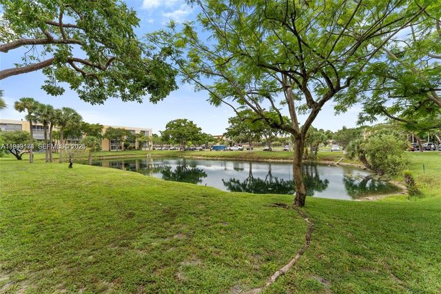 3141 NW 47th Ter 121, Lauderdale Lakes, FL 33319