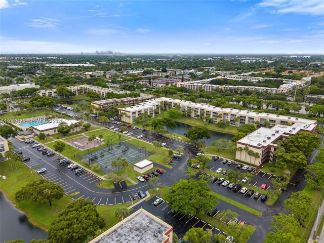 3141 NW 47th Ter 121, Lauderdale Lakes, FL 33319