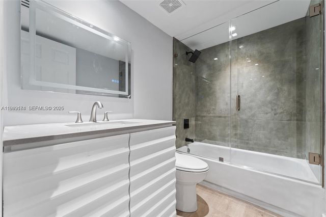 3141 NW 47th Ter 121, Lauderdale Lakes, FL 33319