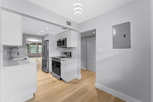 3141 NW 47th Ter 121, Lauderdale Lakes, FL 33319