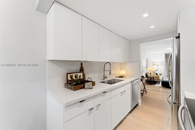 3141 NW 47th Ter 121, Lauderdale Lakes, FL 33319