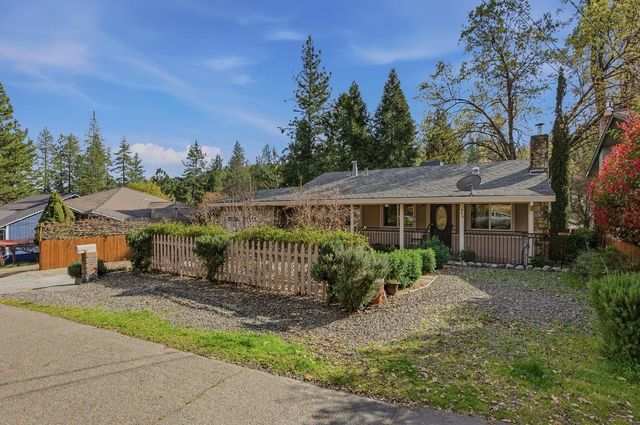 946 Bartlett Ave, Placerville, CA 95667