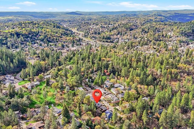 946 Bartlett Ave, Placerville, CA 95667