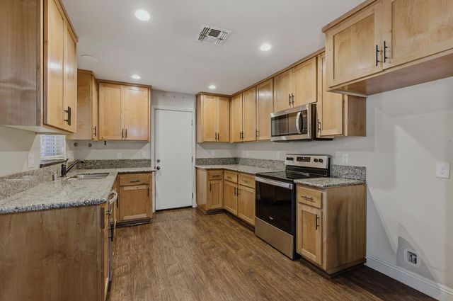 946 Bartlett Ave, Placerville, CA 95667