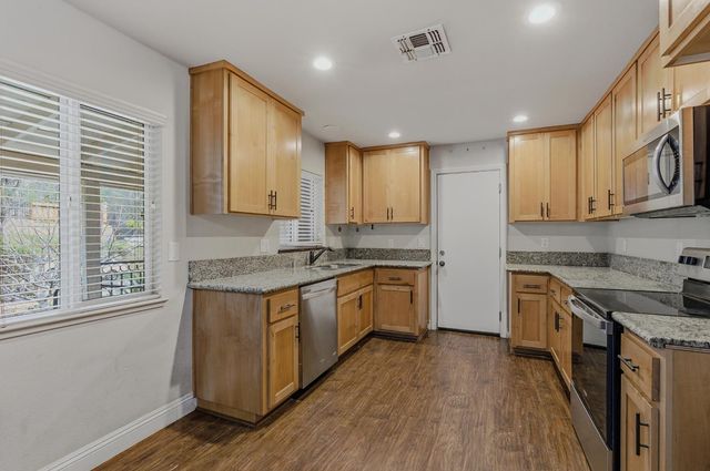 946 Bartlett Ave, Placerville, CA 95667