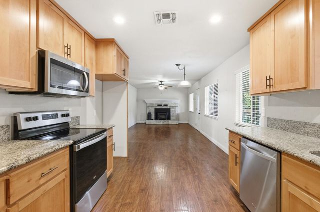 946 Bartlett Ave, Placerville, CA 95667