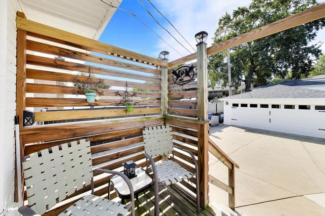 838 S Grant Avenue, Villa Park, IL 60181