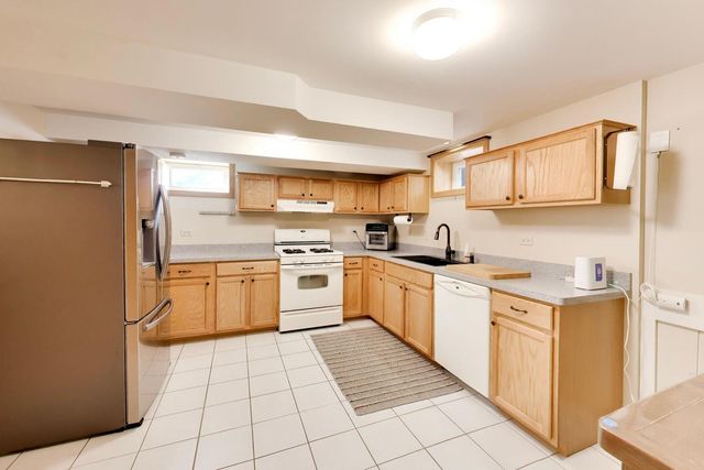 838 S Grant Avenue, Villa Park, IL 60181
