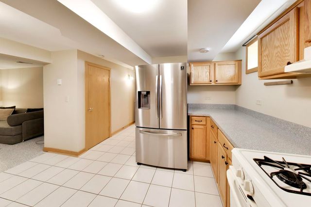 838 S Grant Avenue, Villa Park, IL 60181