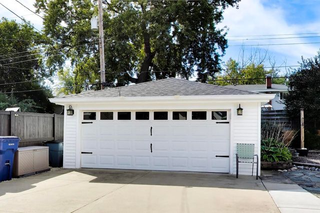 838 S Grant Avenue, Villa Park, IL 60181