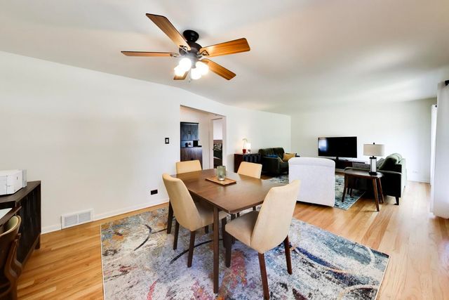 838 S Grant Avenue, Villa Park, IL 60181