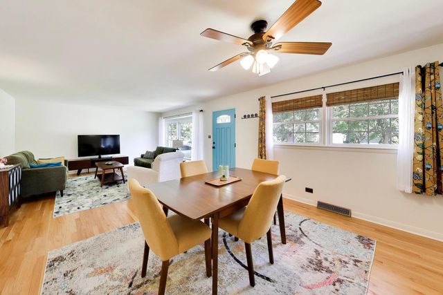 838 S Grant Avenue, Villa Park, IL 60181