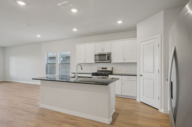 1373 Los Olmos Lane, Crandall, TX 75114