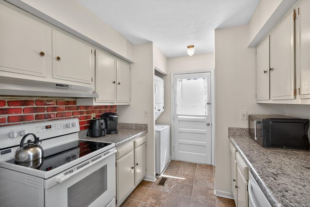 480 Wanstead Way, Lexington, KY 40505