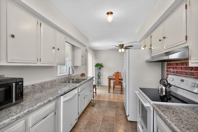 480 Wanstead Way, Lexington, KY 40505