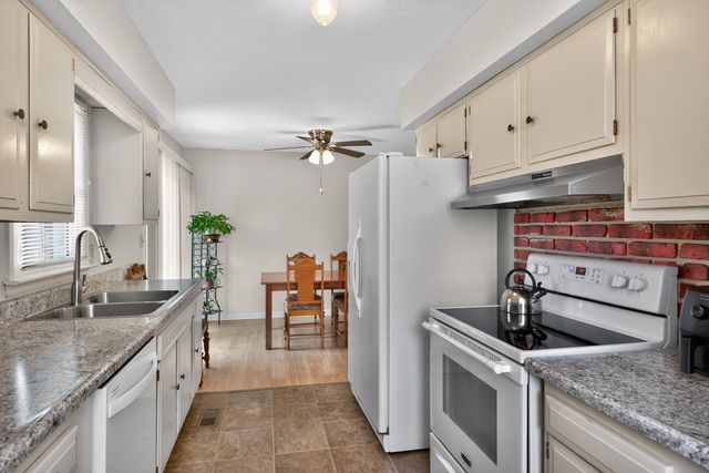 480 Wanstead Way, Lexington, KY 40505