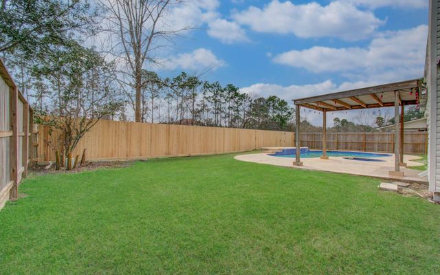 2211 S Mission Circle, Friendswood, TX 77546