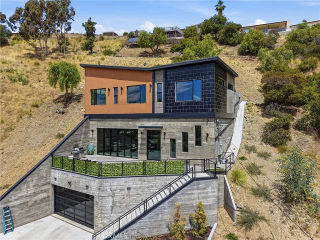 8504 Outland View, Sun Valley, CA 91352