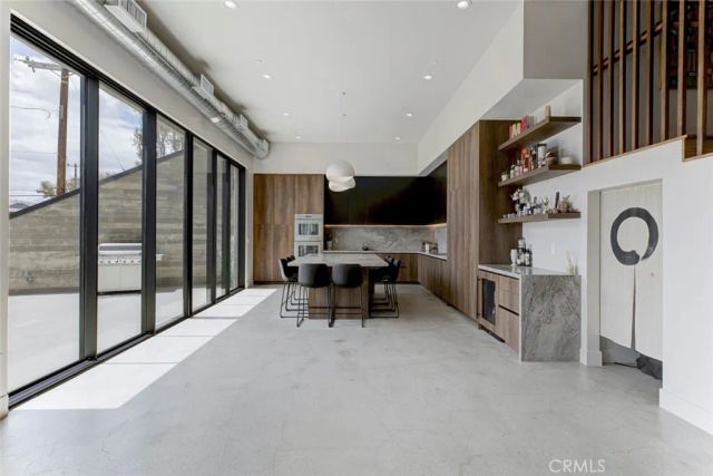 8504 Outland View, Sun Valley, CA 91352