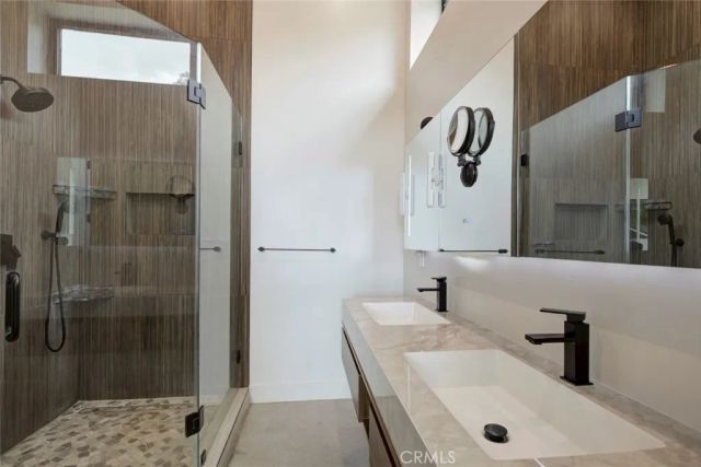 8504 Outland View, Sun Valley, CA 91352
