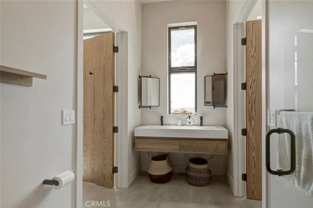 8504 Outland View, Sun Valley, CA 91352